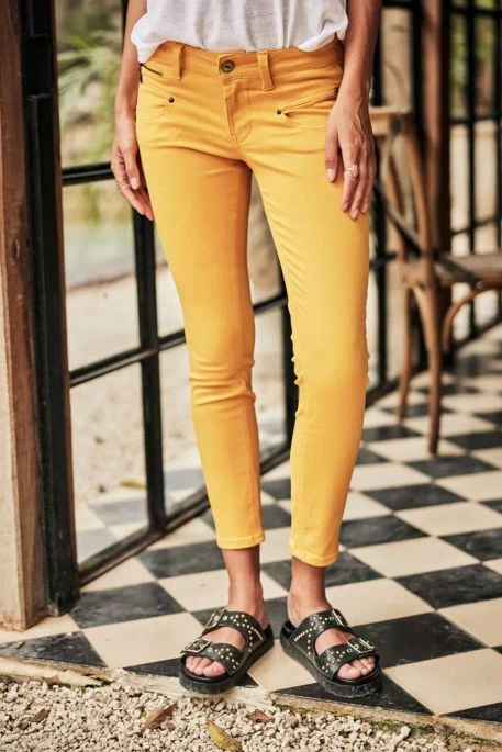 Jean FREEMAN T.PORTER ALEXA CROPPED Magic Color Golden Rod 1 Jean FREEMAN T.PORTER ALEXA CROPPED Magic Color Golden Rod