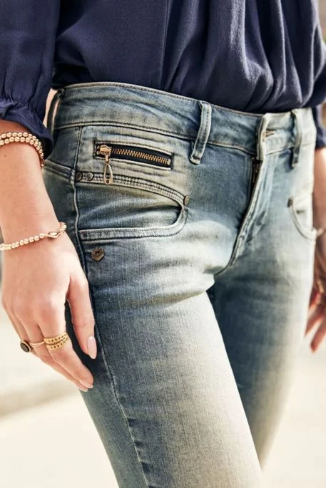 Jean FREEMAN PORTER ALEXA CROPPED Malibu 4 Jean FREEMAN PORTER ALEXA CROPPED Malibu â Image 4