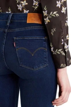 Levis Jean LEVI'S® 724™ STRAIGHT Bogota Sassafra 7 Levis Jean LEVI'S® 724™ STRAIGHT Bogota Sassafra -Promos Femme T-Shirt Magasin levis 18883 01 05 5